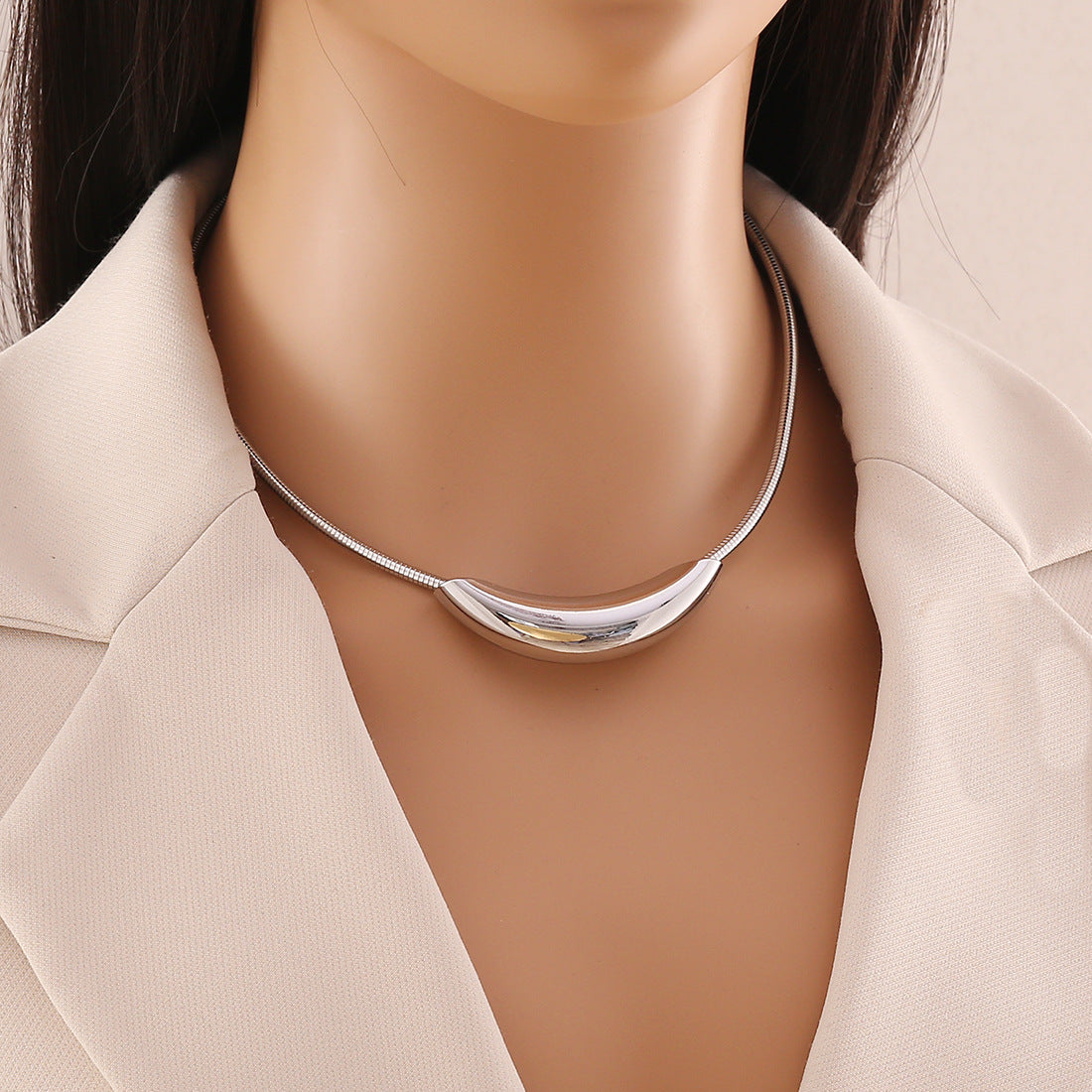 Expressive Circle Geometric Stainless Steel Electroplating Necklaces