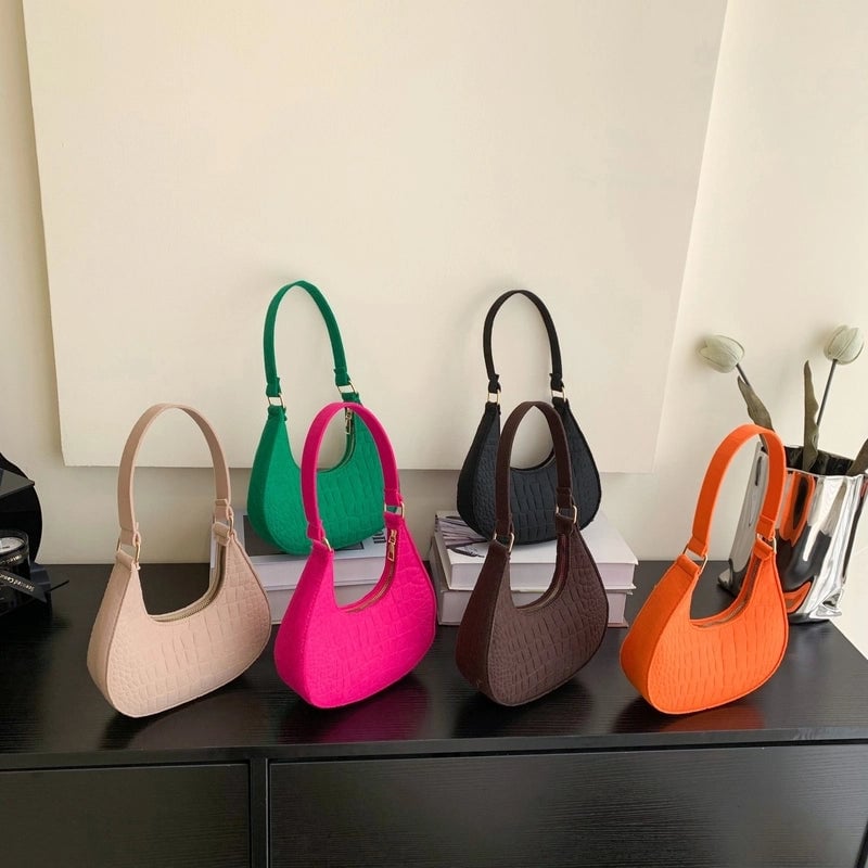 Women's Small Felt Cloth Solid Color Streetwear Sewing Thread Dumpling Shape Zipper Shoulder Bag