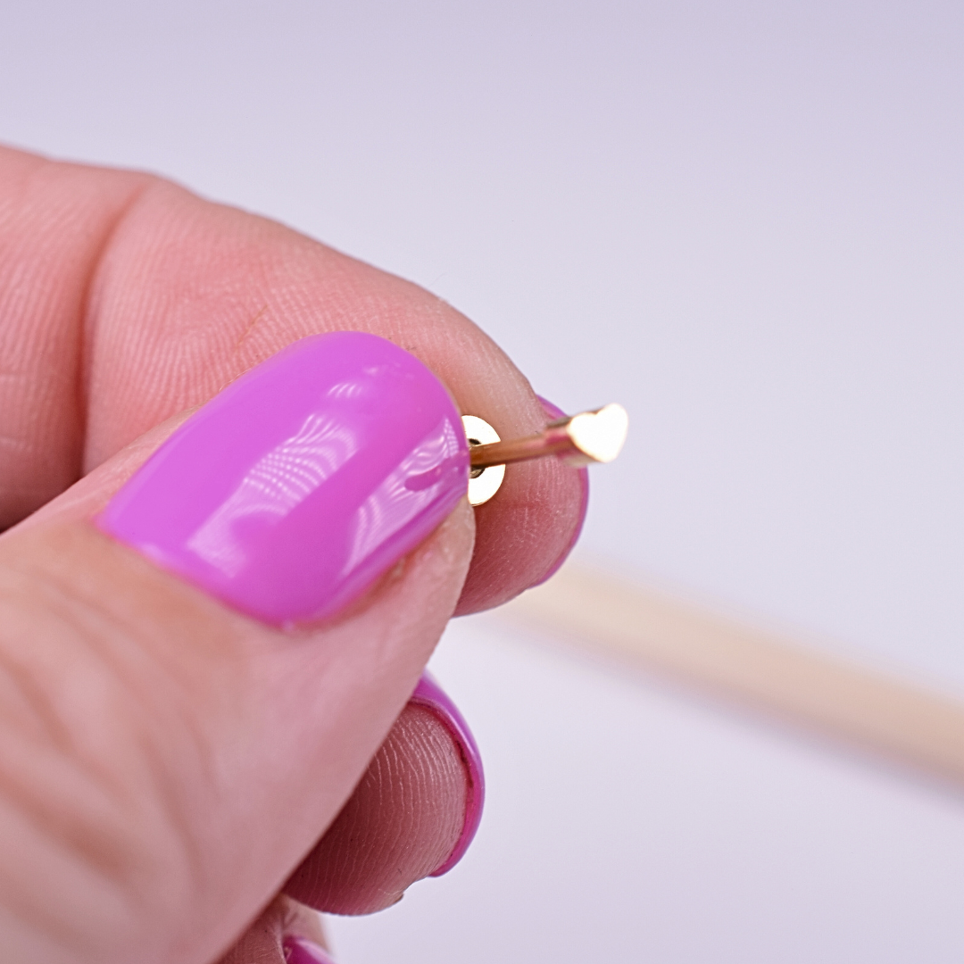 Tiny heart studs - Gold