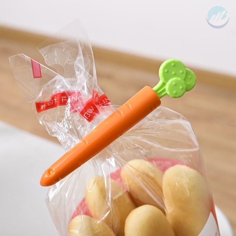 Carrot Food bag sealing clip. 5 PCs