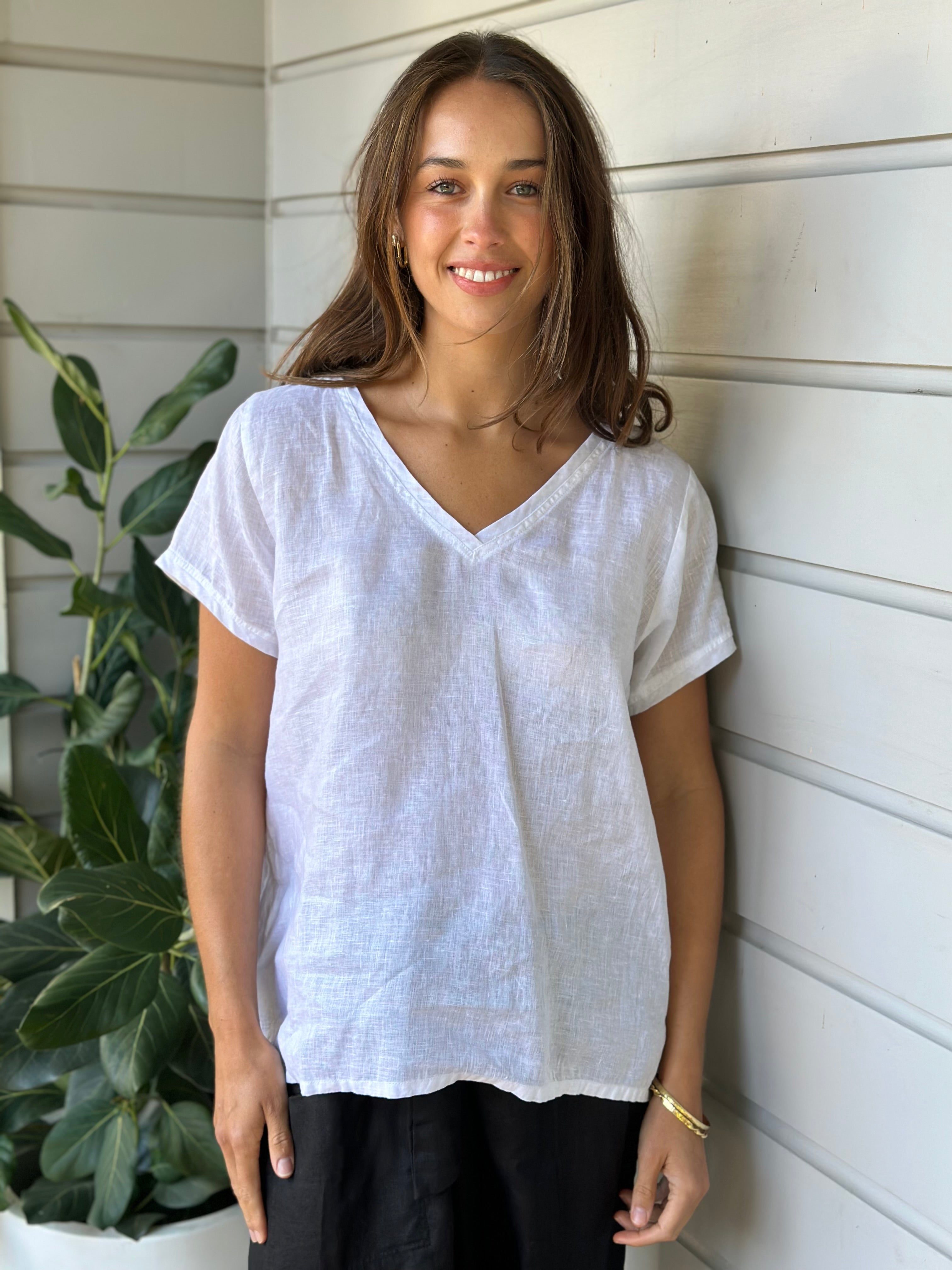 ellie top v neck-white linen