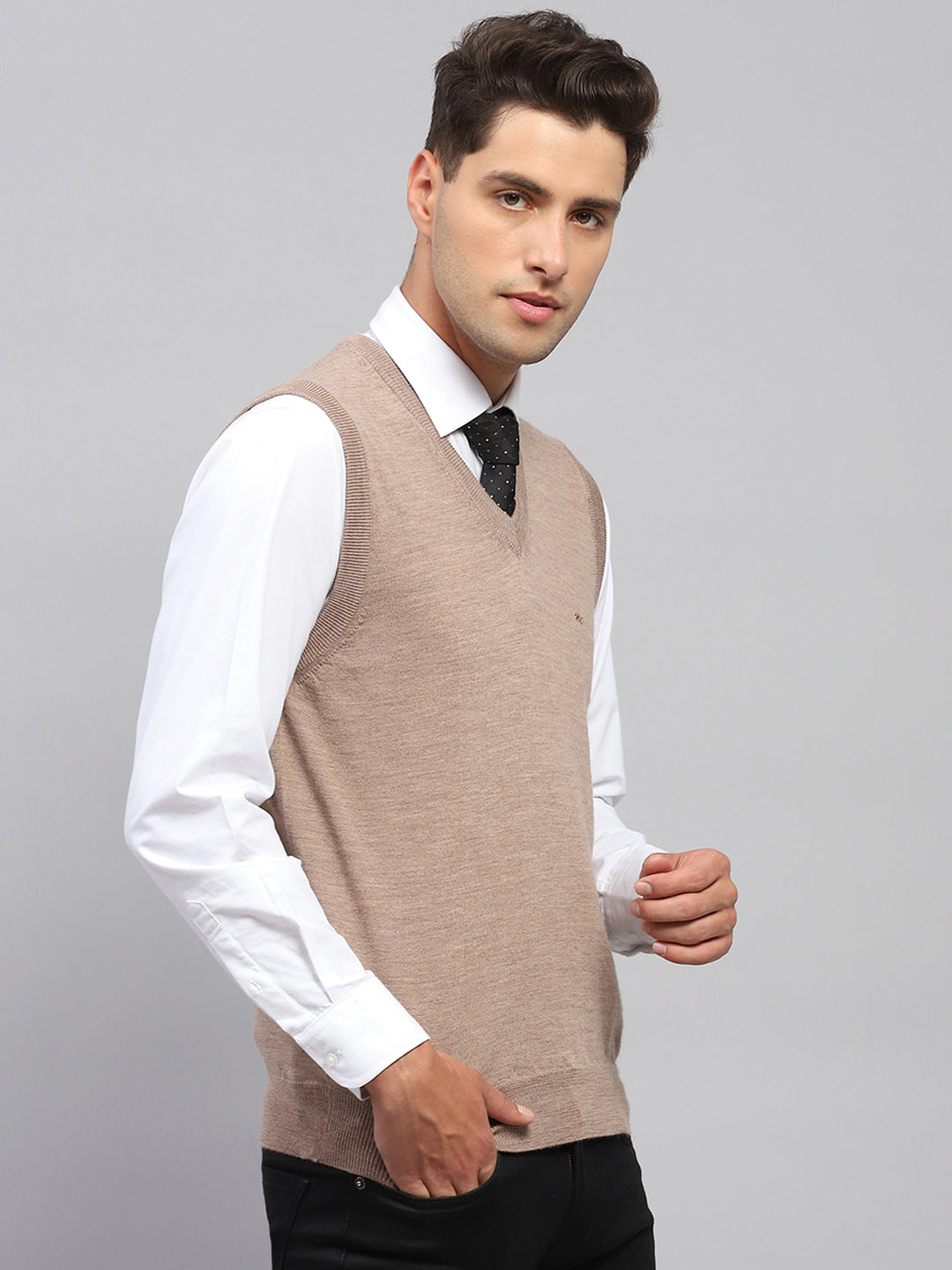 Men Beige Solid V Neck Sleeveless Sweater