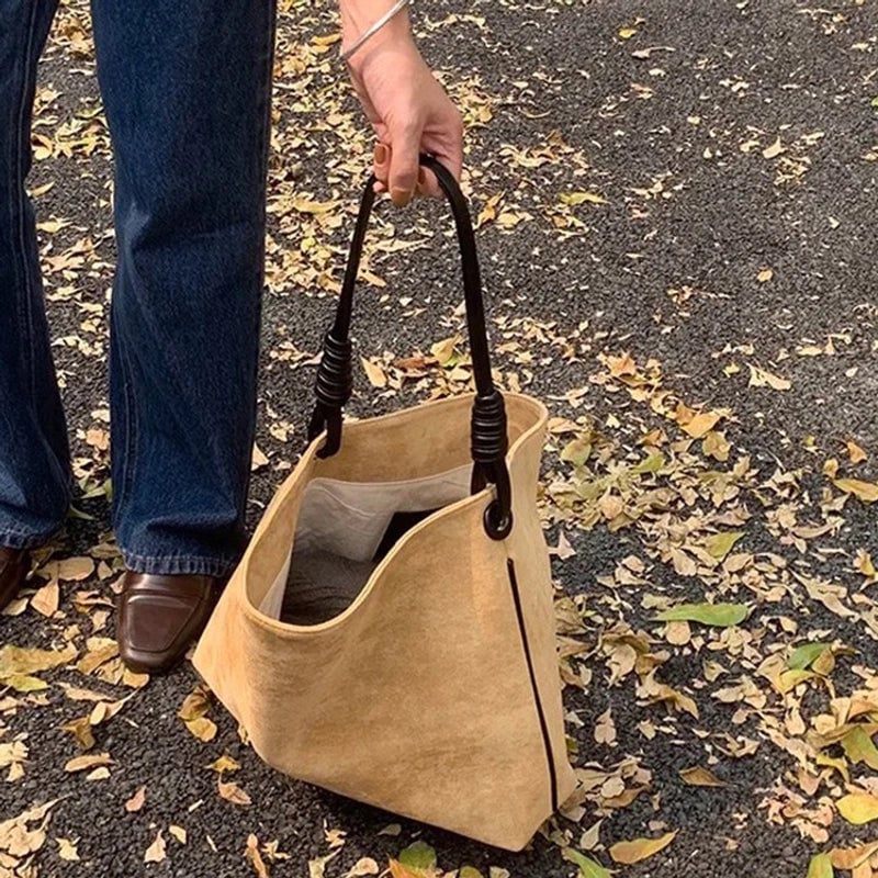 Style Winter New Retro Plush Bag Shoulder Bucket Bag Large Capacity Portable Women's Bag
