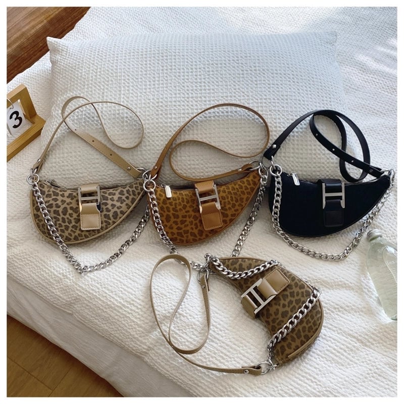 Women's Pu Leather Leopard Vintage Style Dumpling Shape Zipper Crossbody Bag Saddle Bag