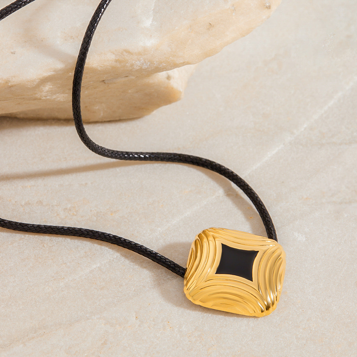 Jie Ding Square Black Oil Drop Titanium Steel Necklace Female Stainless Steel Jewelry Necklace