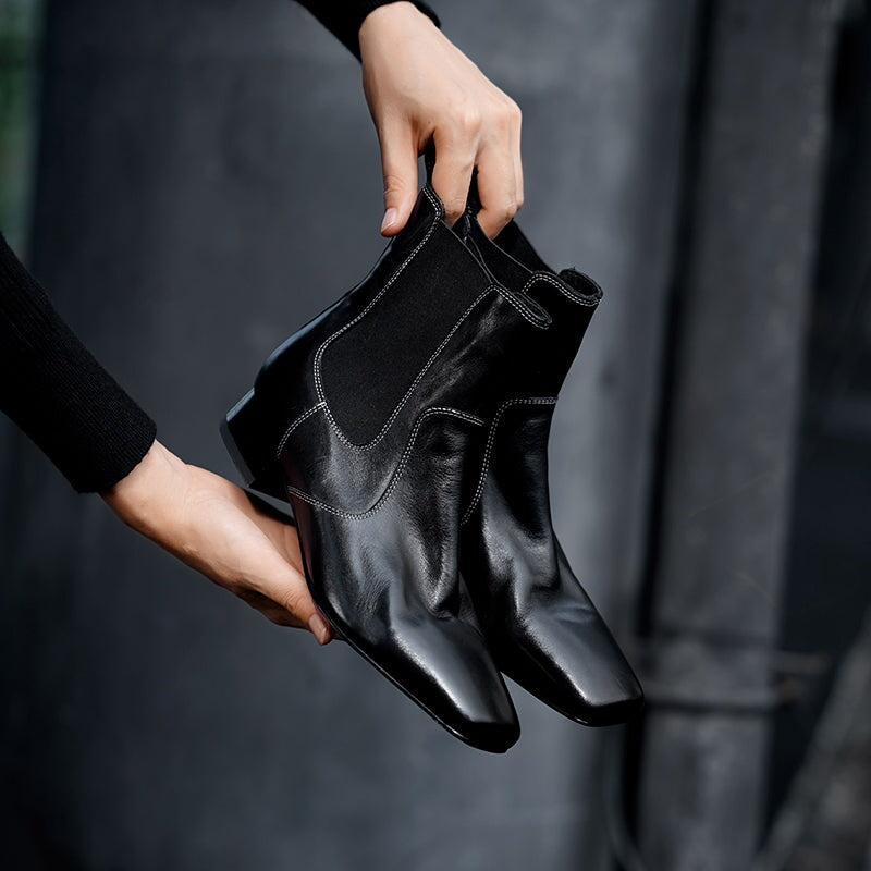 Horse Leather Chelsea Boots Retro Square-Toe Ankle Boots Slimming Boots in Black/Red
