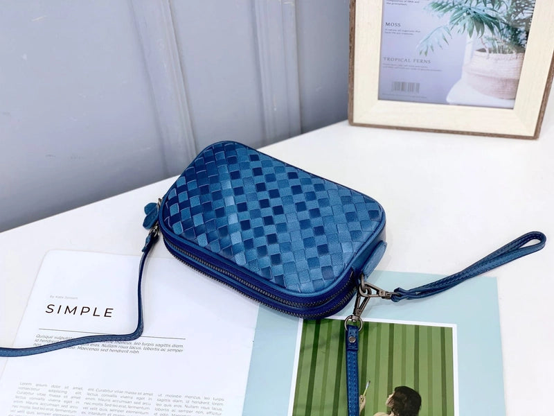 Women's Small Leather Solid Color Classic Style Weave Sewing Thread Pillow Shape Zipper Crossbody Bag