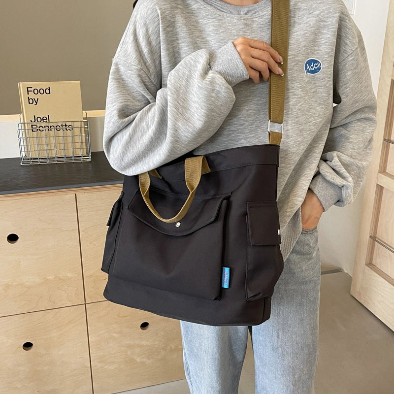 Women's Medium Cloth Solid Color Preppy Style Classic Style Sewing Thread Zipper Crossbody Bag