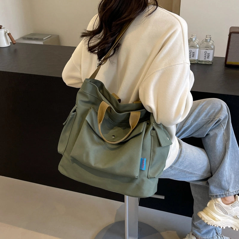 Women's Medium Cloth Solid Color Preppy Style Classic Style Sewing Thread Zipper Crossbody Bag