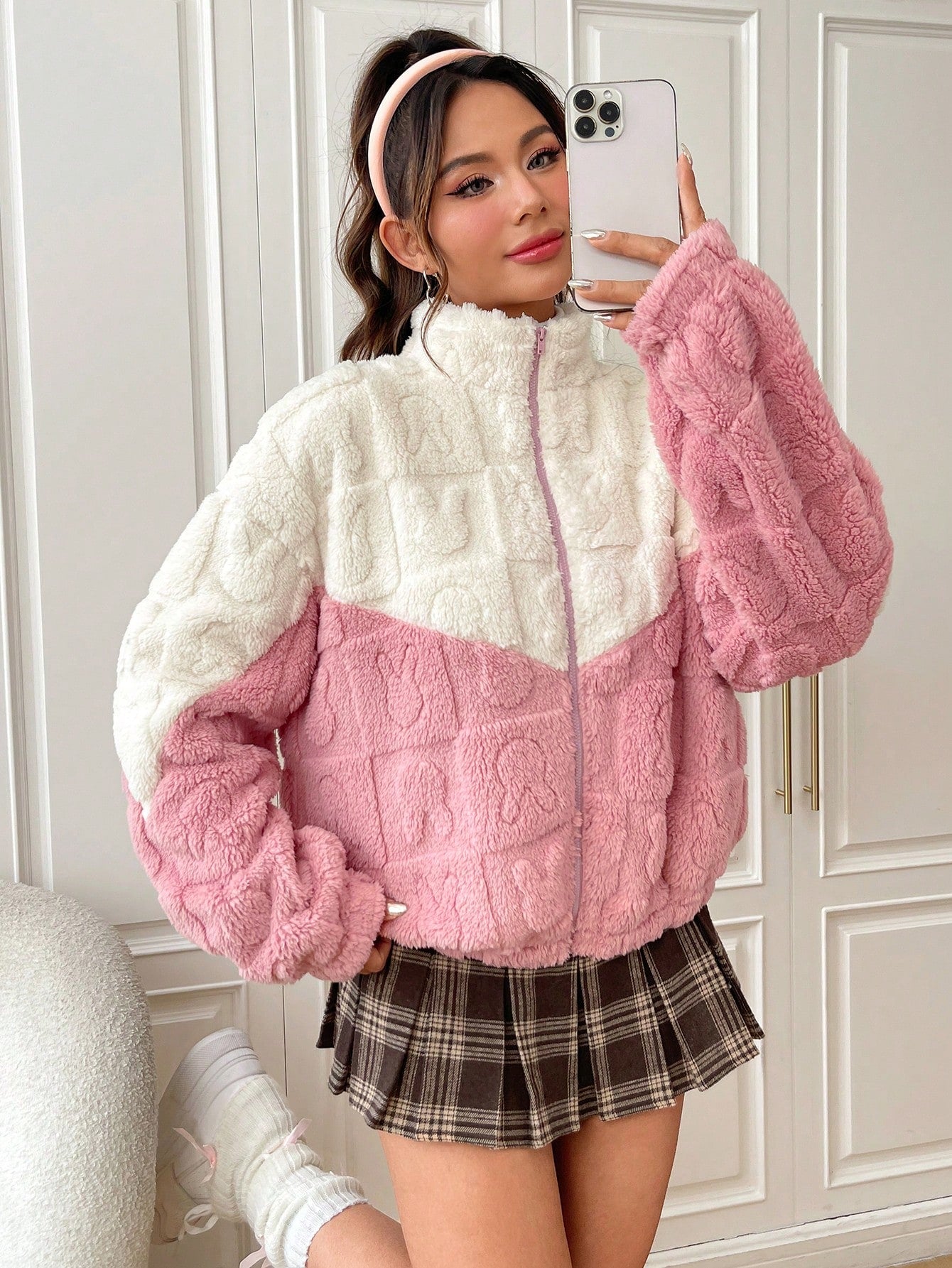 Parien Qutie Women's Contrast Plush Jacket