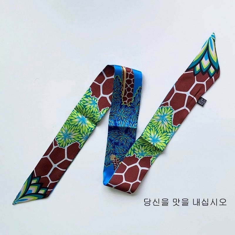 Women's Minimalist Classic Style Color Block Satin Printing Silk Scarf