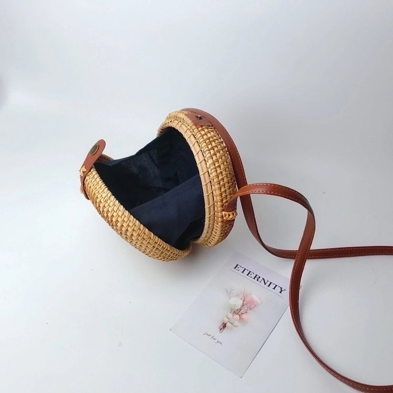 Women's Small All Seasons Straw Fashion Shoulder Bag