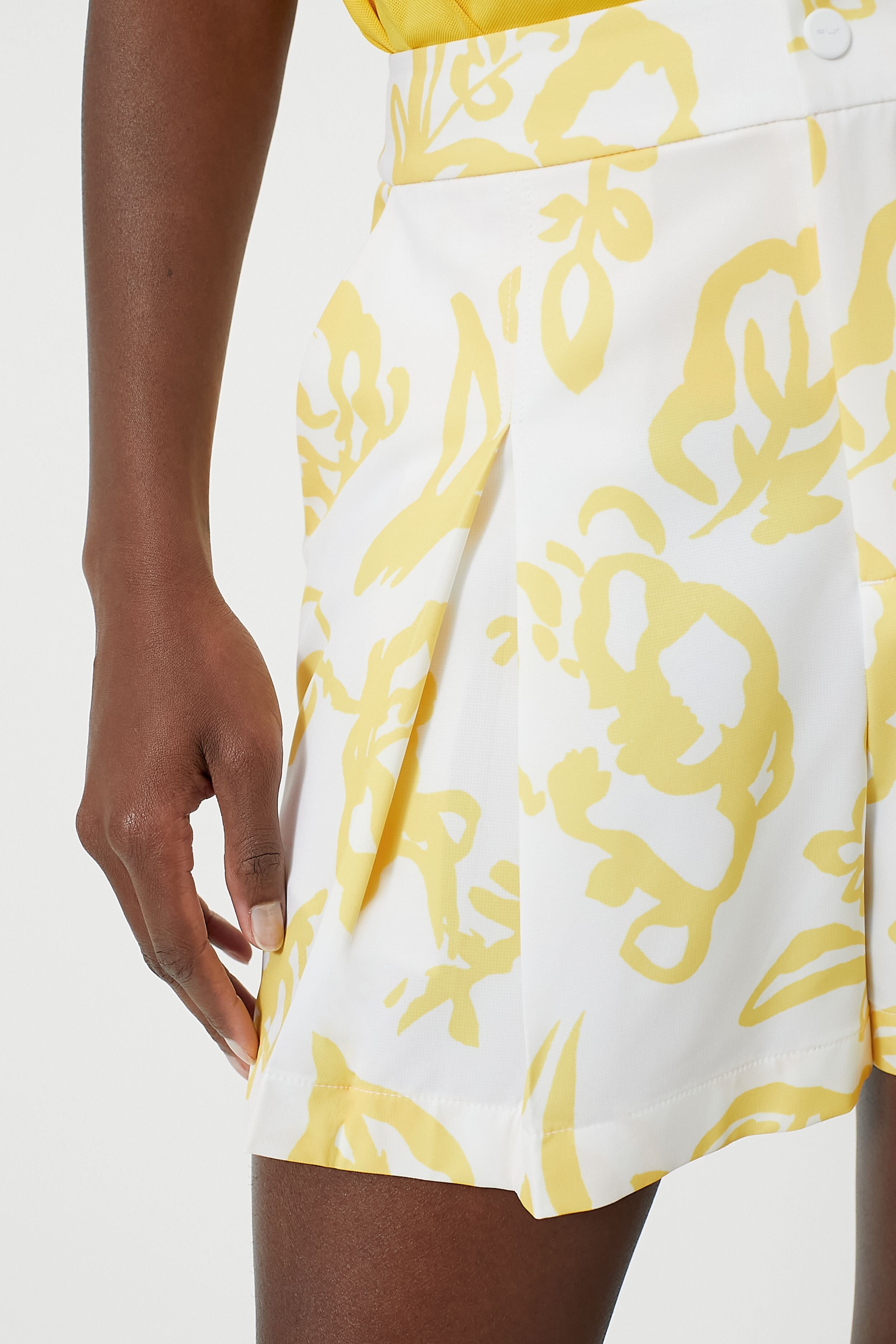 Poly Stretch Wide Leg Pleated Short