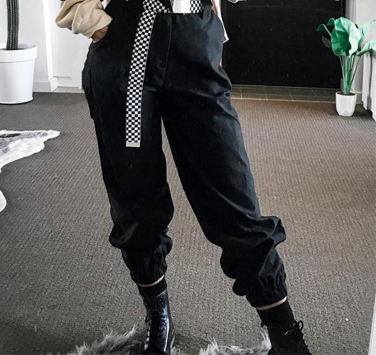 High Waisted Straight Trouser With Chain
