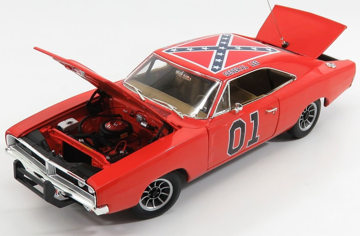 Cooter’s Garage 1969 Dodge Charger with General Lee 1:18 Scale