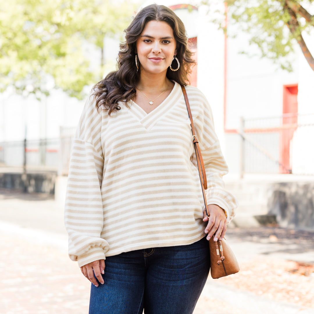 Making An Effect Pullover. Taupe-Cream