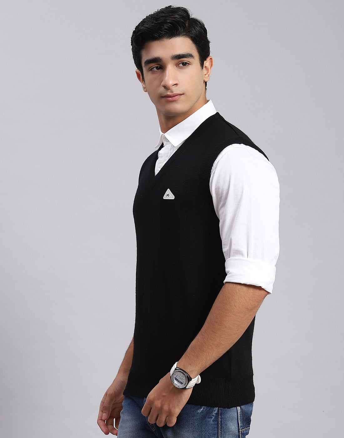 Men Black Solid V Neck Sleeveless Sweater