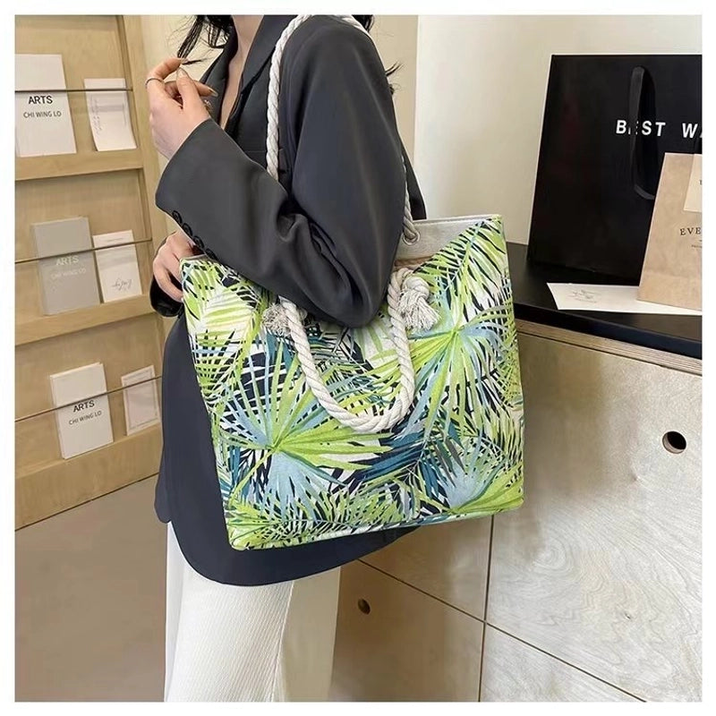 Women's Medium Canvas Leaves Butterfly Beach Square Zipper Beach Bag