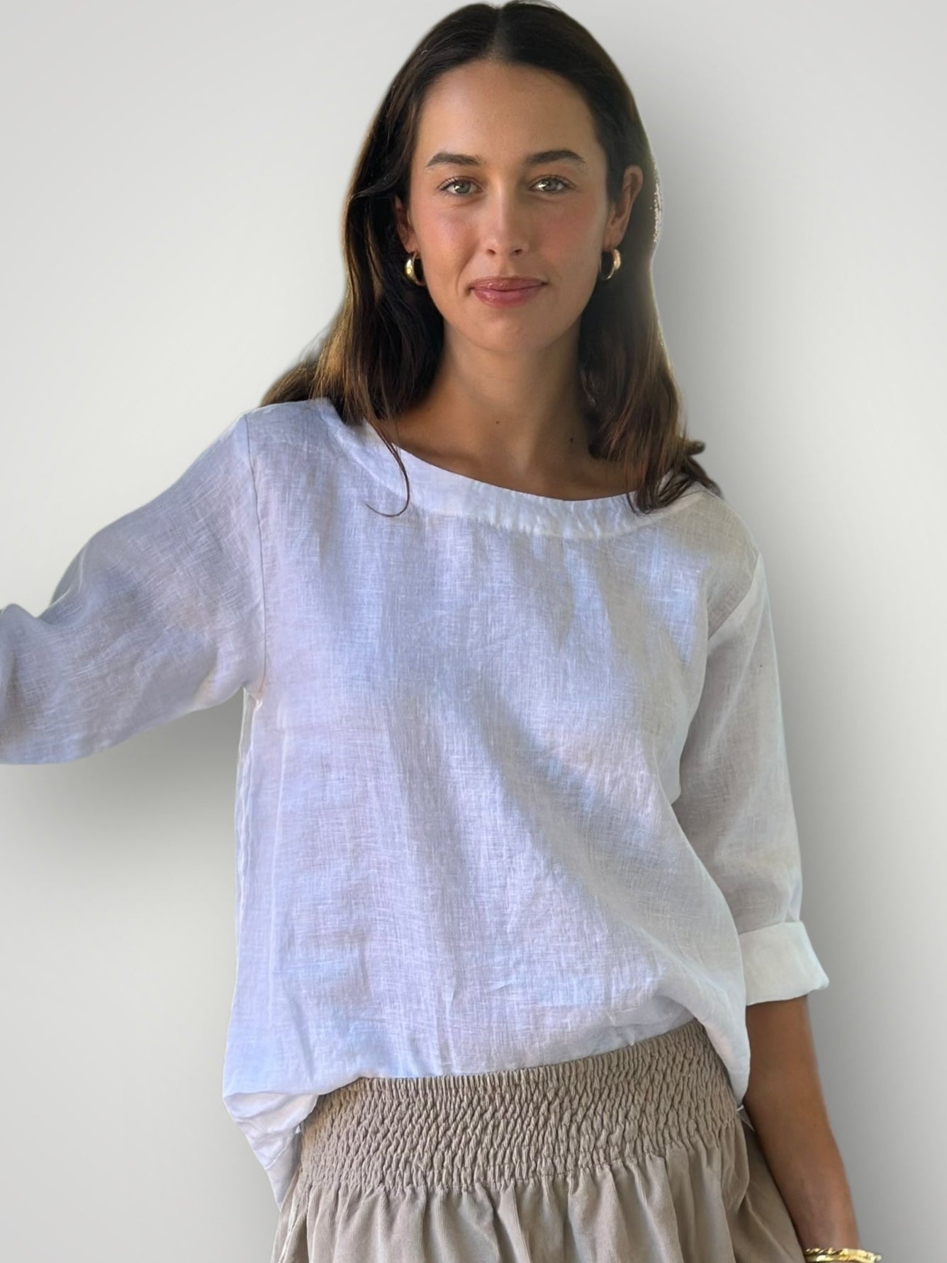 april top-white linen