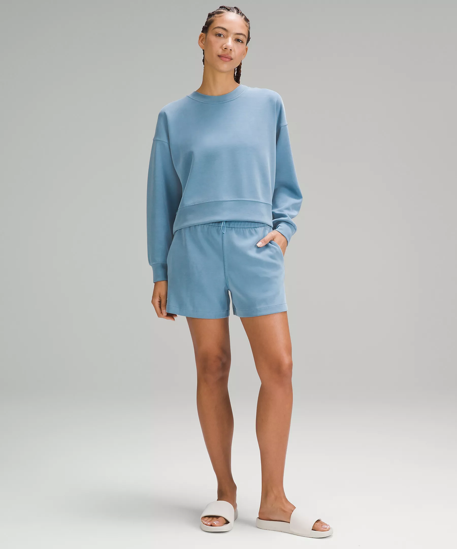 lululemon Softstreme High-Rise Short 4′′