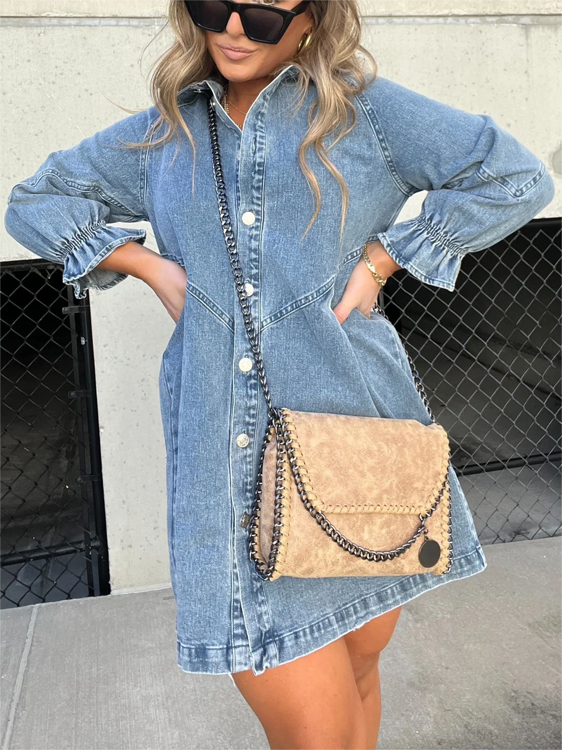 Aniek | Dress in washed denim with puff sleeves