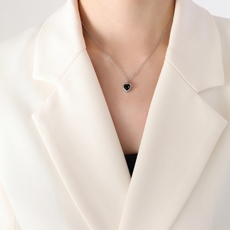 Retro Heart Shape 304 Stainless Steel Zircon 18K Gold Plated Pendant Necklace