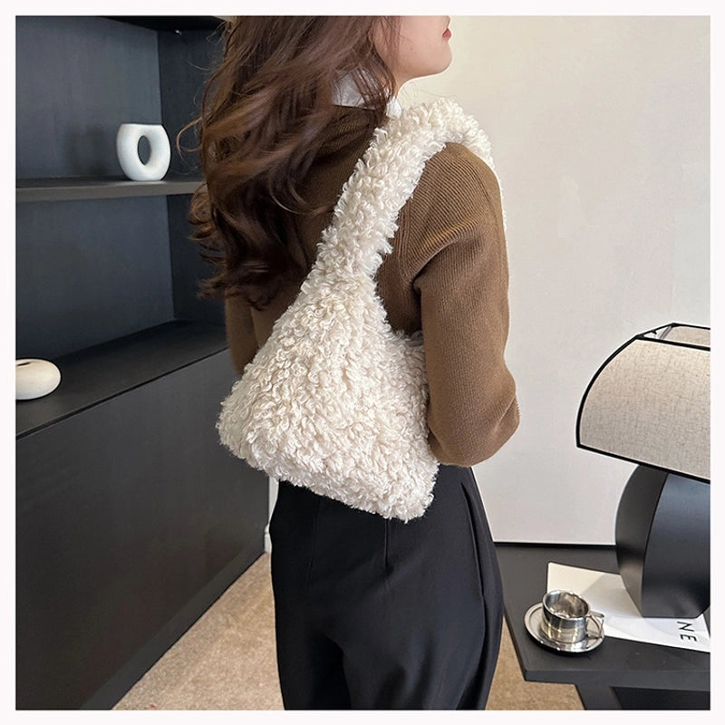 Women's Medium Plush Solid Color Streetwear Square Magnetic Buckle Shoulder Bag