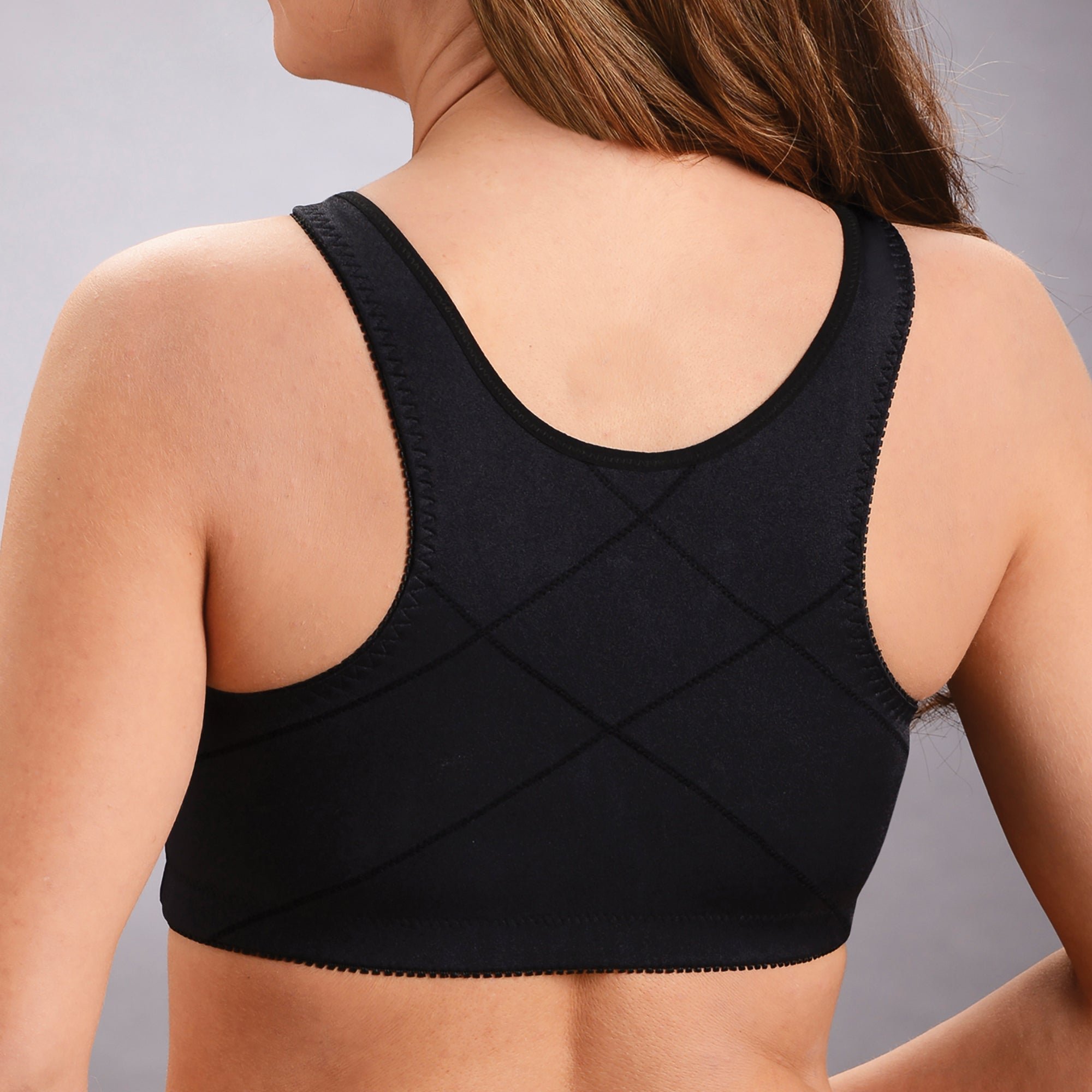 Front hooks. stretch-lace. super-lift. and posture correction – ALL IN ONE BRA!