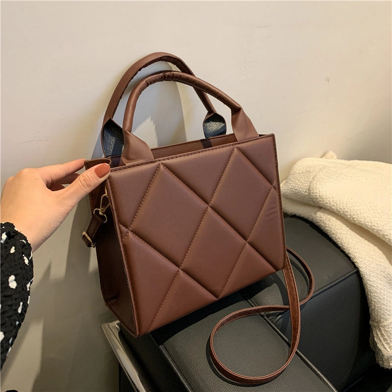 Women's Pu Leather Solid Color Classic Style Sewing Thread Square Zipper Crossbody Bag
