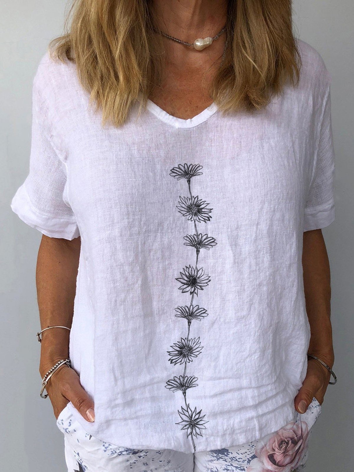 Women's Daisy Chain Floral Print Tee Shirt