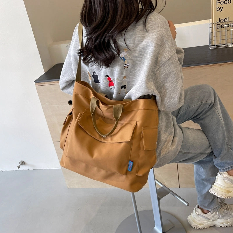 Women's Medium Cloth Solid Color Preppy Style Classic Style Sewing Thread Zipper Crossbody Bag