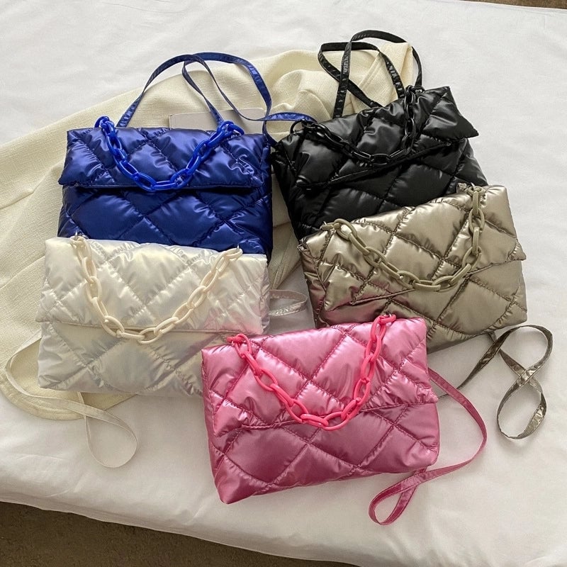 Women's Medium Special Solid Color Lingge Streetwear Magnetic Buckle Crossbody Bag