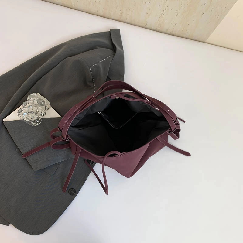Women's Pu Leather Solid Color Classic Style Dumpling Shape Magnetic Buckle Shoulder Bag