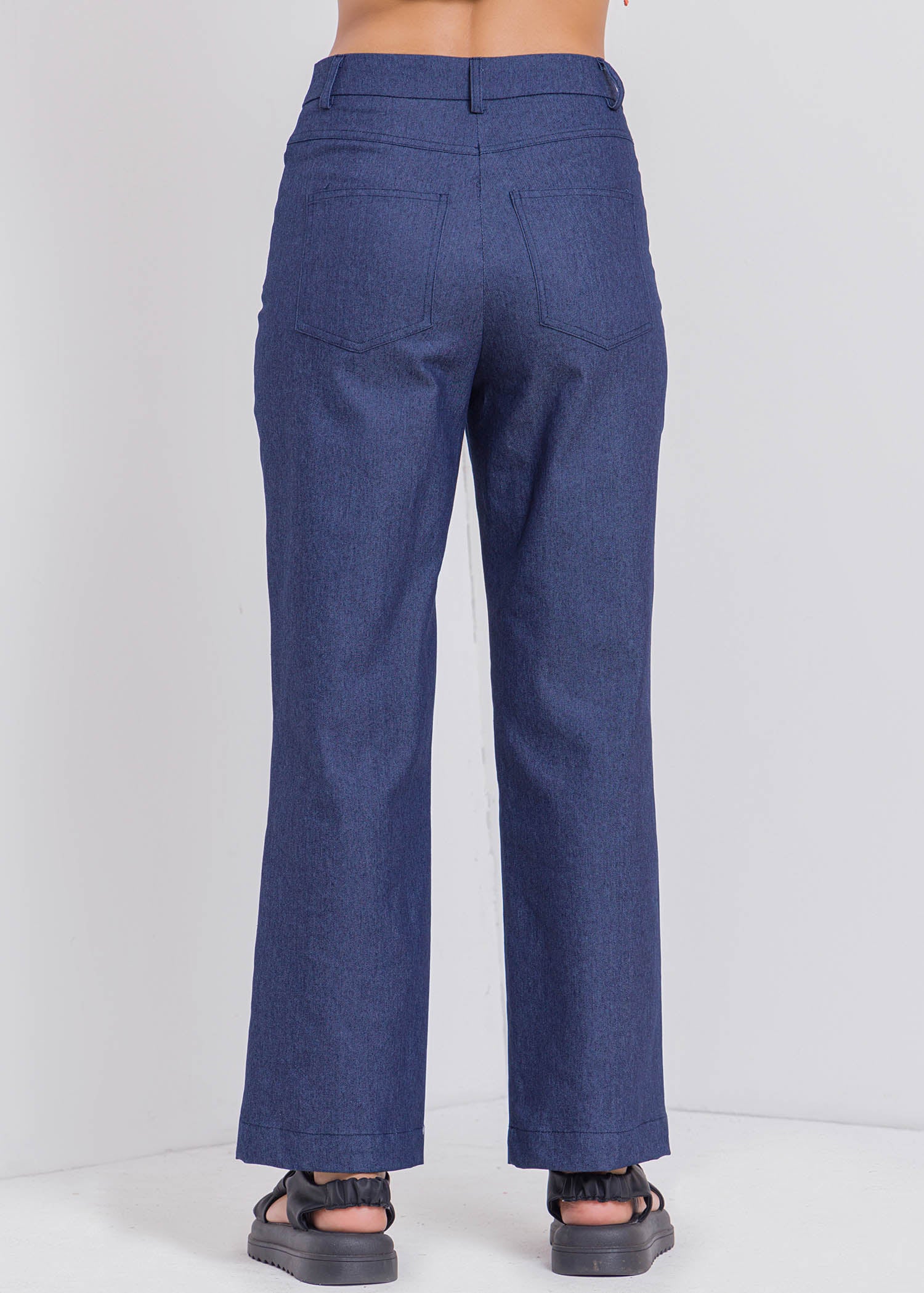 Basic Straight Leg Pant