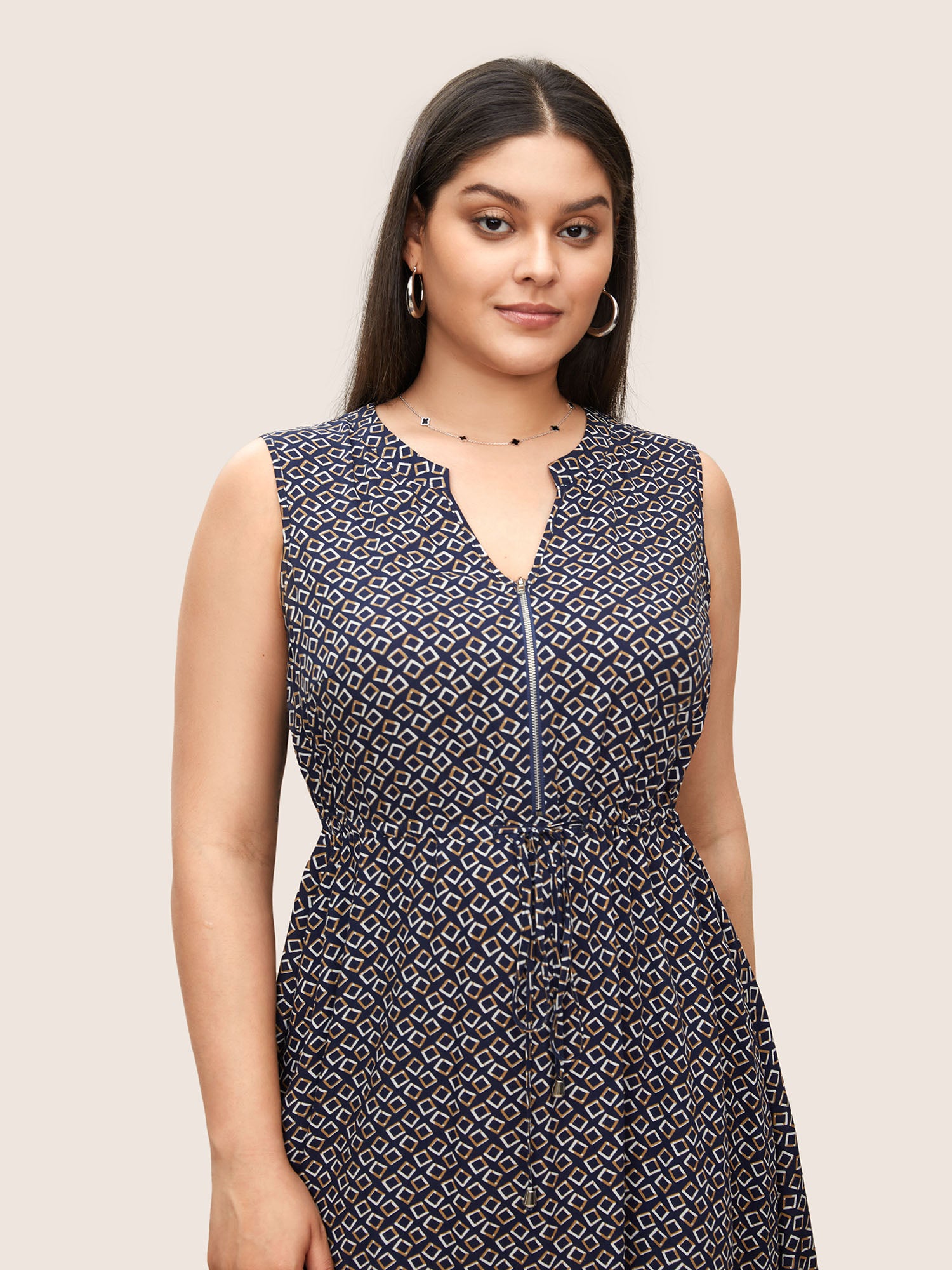 Geometric Half Zip Drawstring Arc Hem Dress