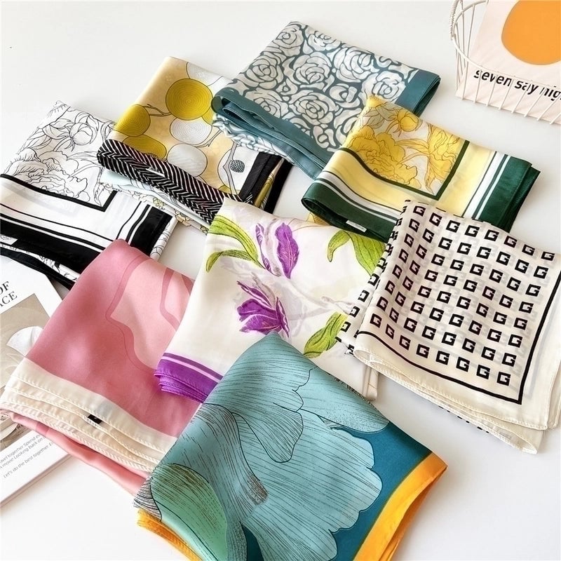 Women's Elegant Printing Polyester Printing Silk Scarf