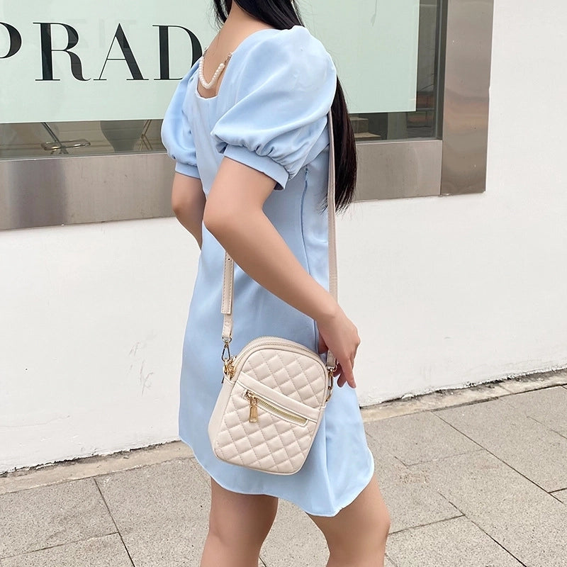 Women's Small Pu Leather Solid Color Streetwear Square Zipper Crossbody Bag