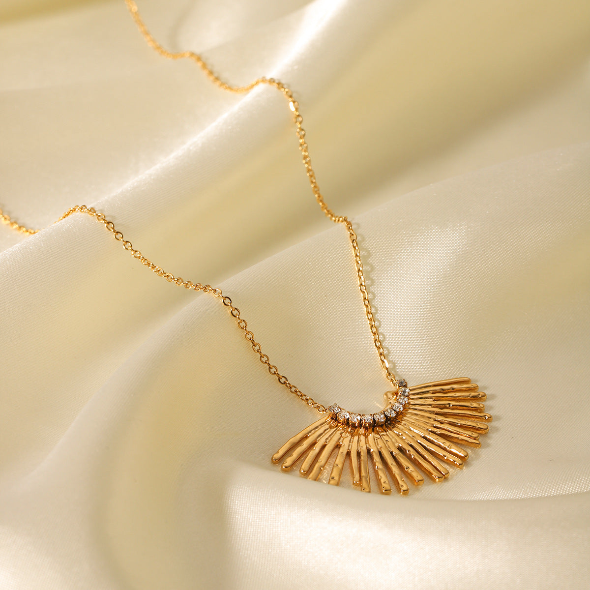Ins Style 18K Gold Fan-Shaped Stainless Steel Diamond Pendant Necklace Design Sense Radial Line Titanium Steel Necklace Female