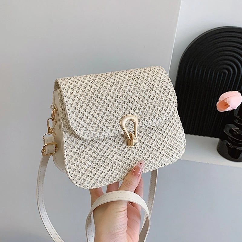 Women's Medium Straw Solid Color Classic Style Flip Cover Crossbody Bag