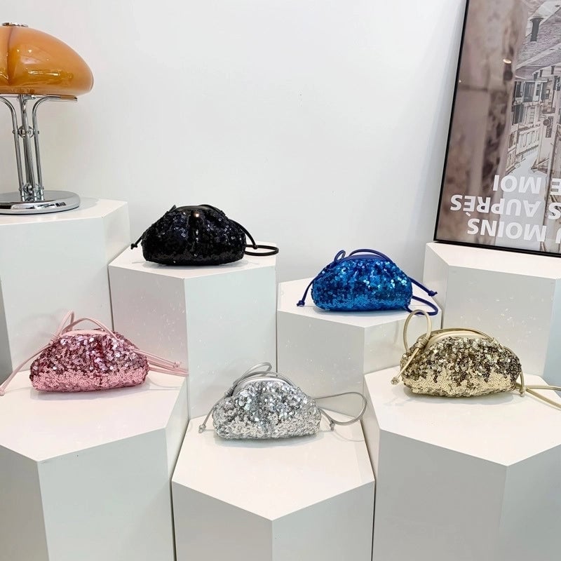 Women's Small Special Material Solid Color Elegant Vintage Style Dumpling Shape Buckle Evening Bag
