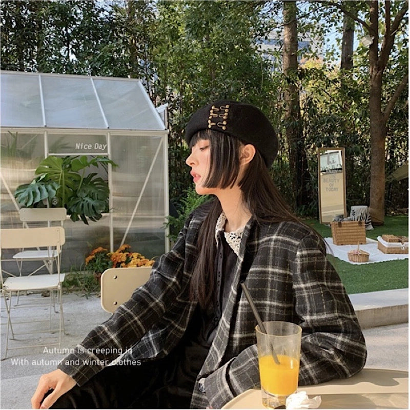 Women's Basic Retro British Style Solid Color Metal Button Eaveless Beret Hat