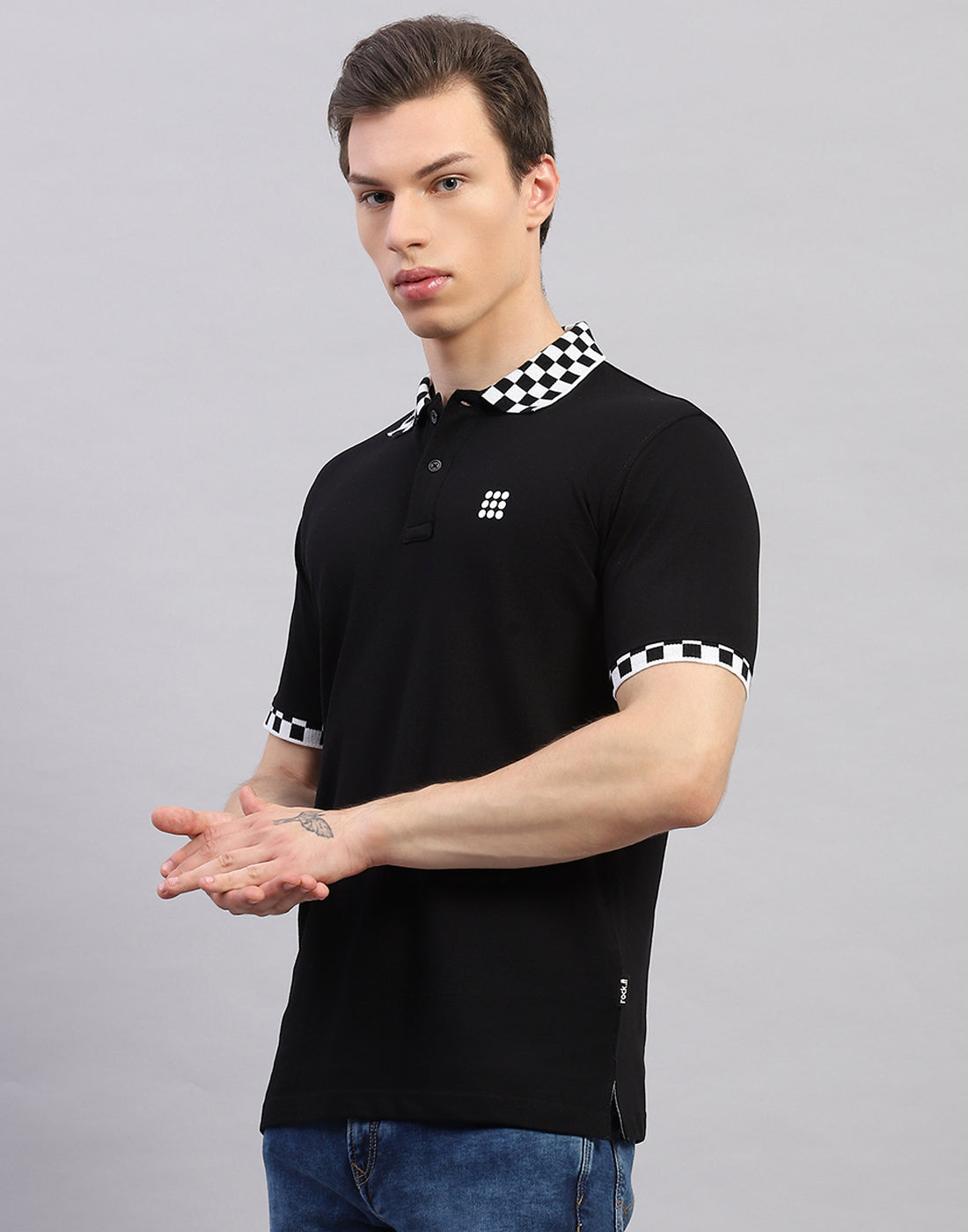 Men Black Solid Polo Collar Half Sleeve T-Shirt