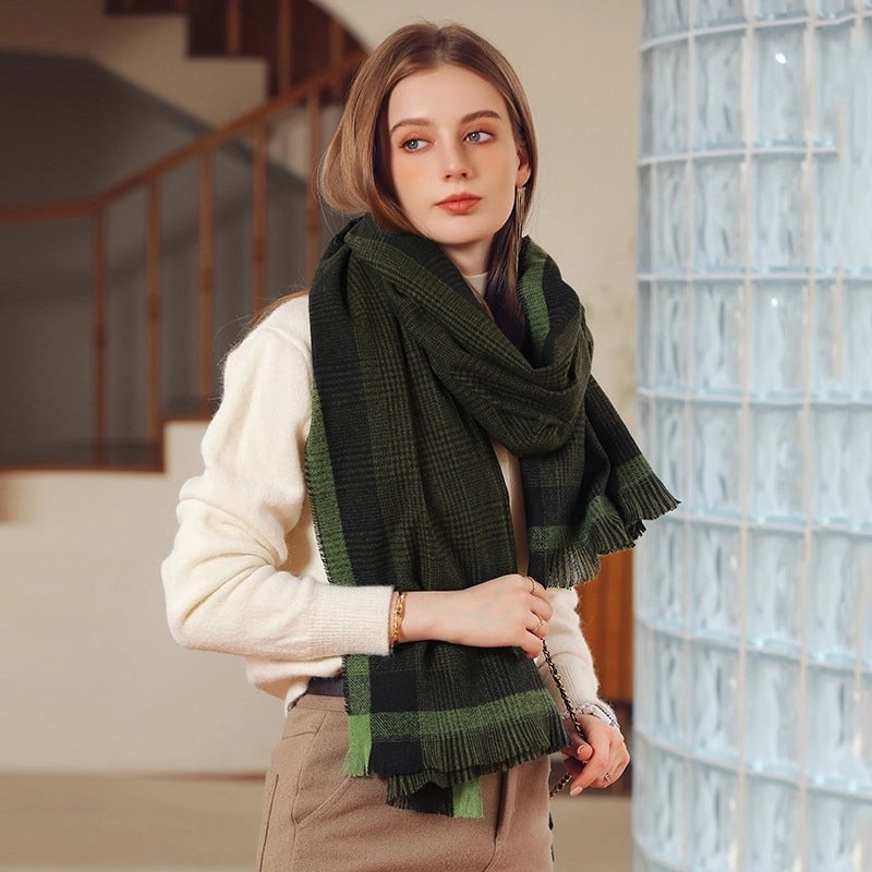 Women's Casual Minimalist Plaid Polyester Scarf