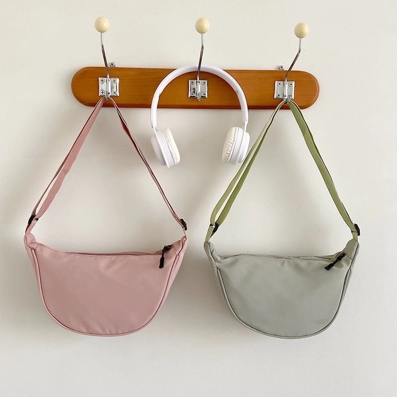 Women's Medium Knitted Fabric Solid Color Basic Classic Style Zipper Crossbody Bag
