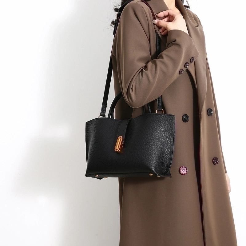 Women's Pu Leather Solid Color Preppy Style Classic Style Sewing Thread Zipper Shoulder Bag