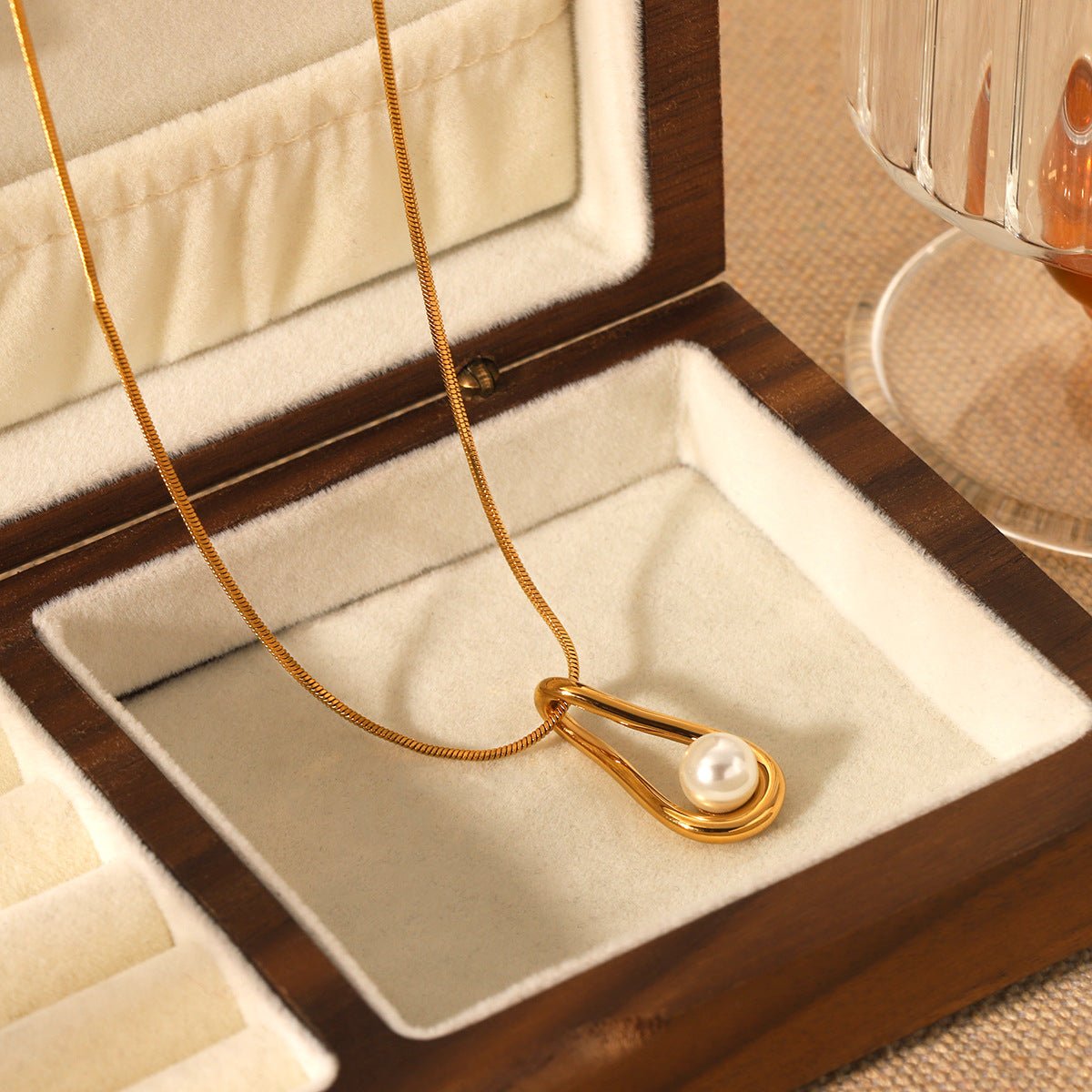 Stainless Steel Hollow Water Drop Pearl Pendant Necklace Female Clavicle Chain Titanium Steel Necklace