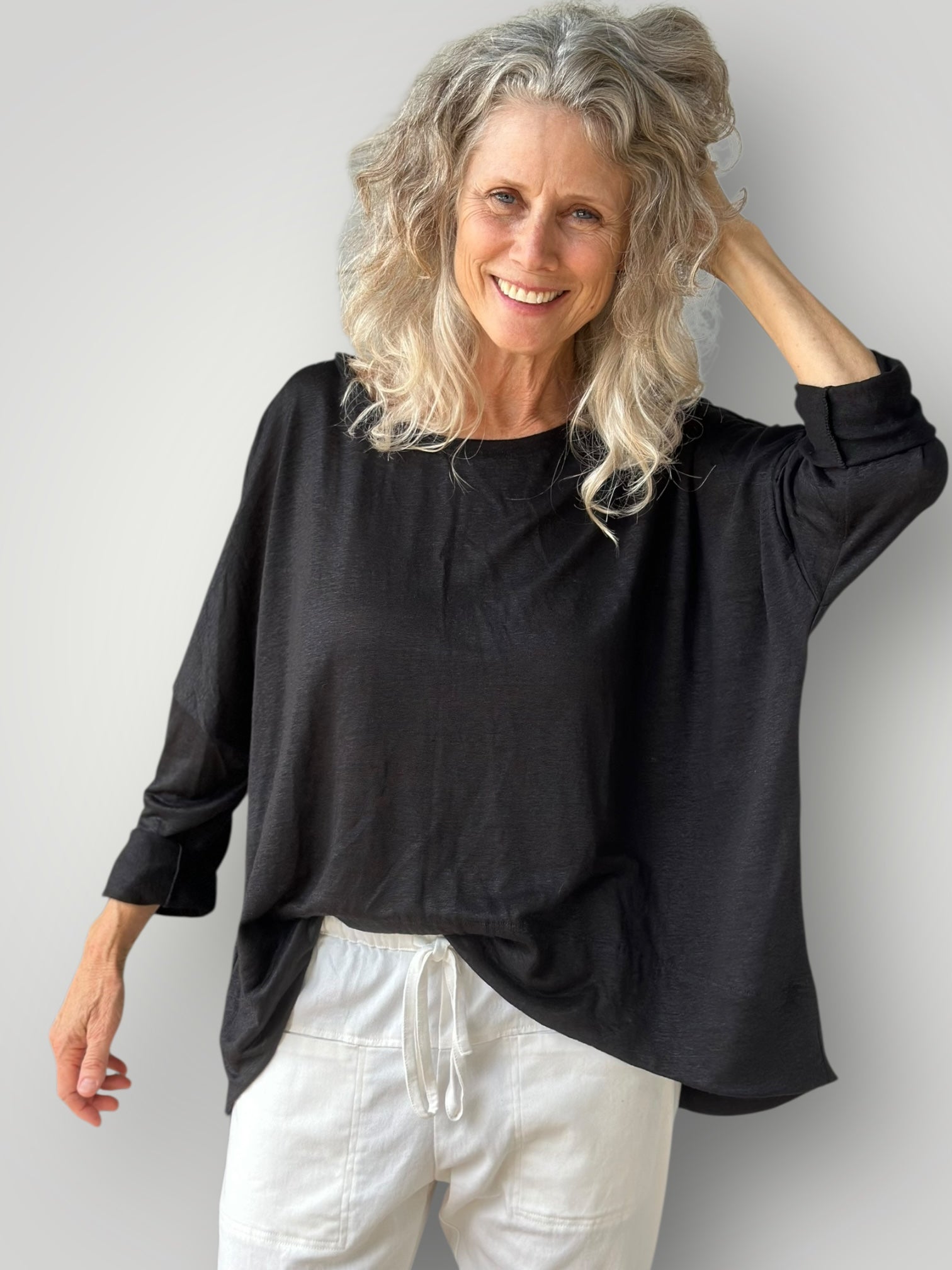 nina top - black linen knit