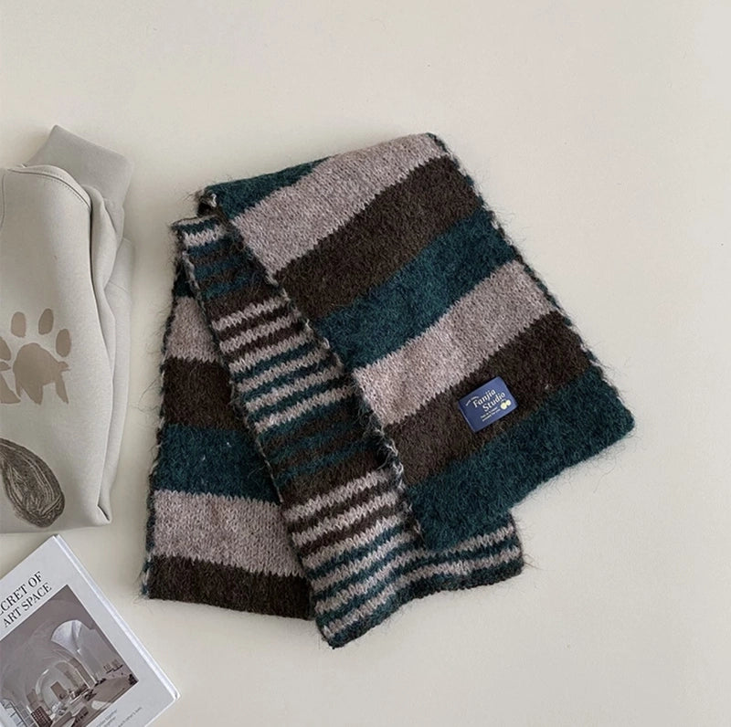 Women's Minimalist Stripe Polyester Fleece Scarf