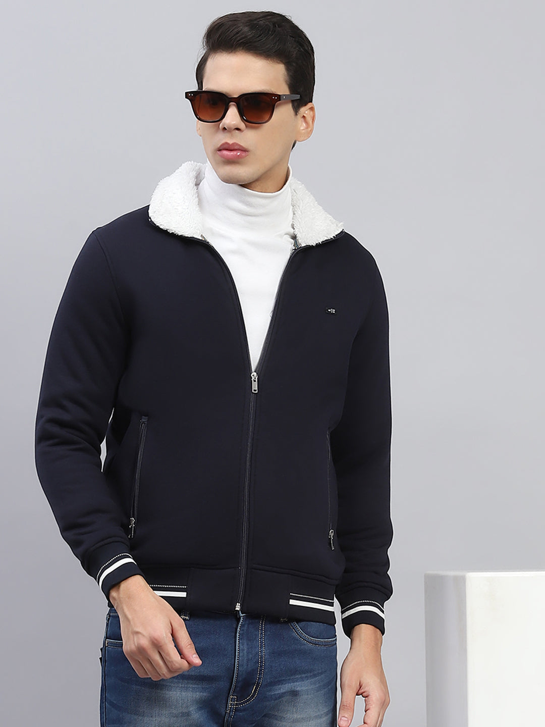 Men Navy Blue Solid Collar Full Sleeve Sweatshirt