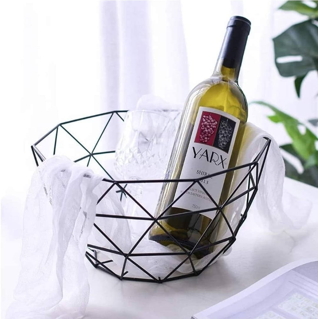 Geometric metallic storage holderFruit storage basket